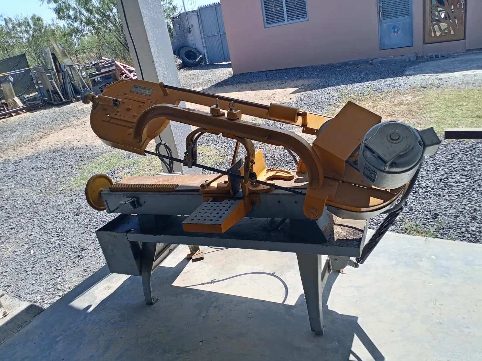Sierra cinta del taller de ABP