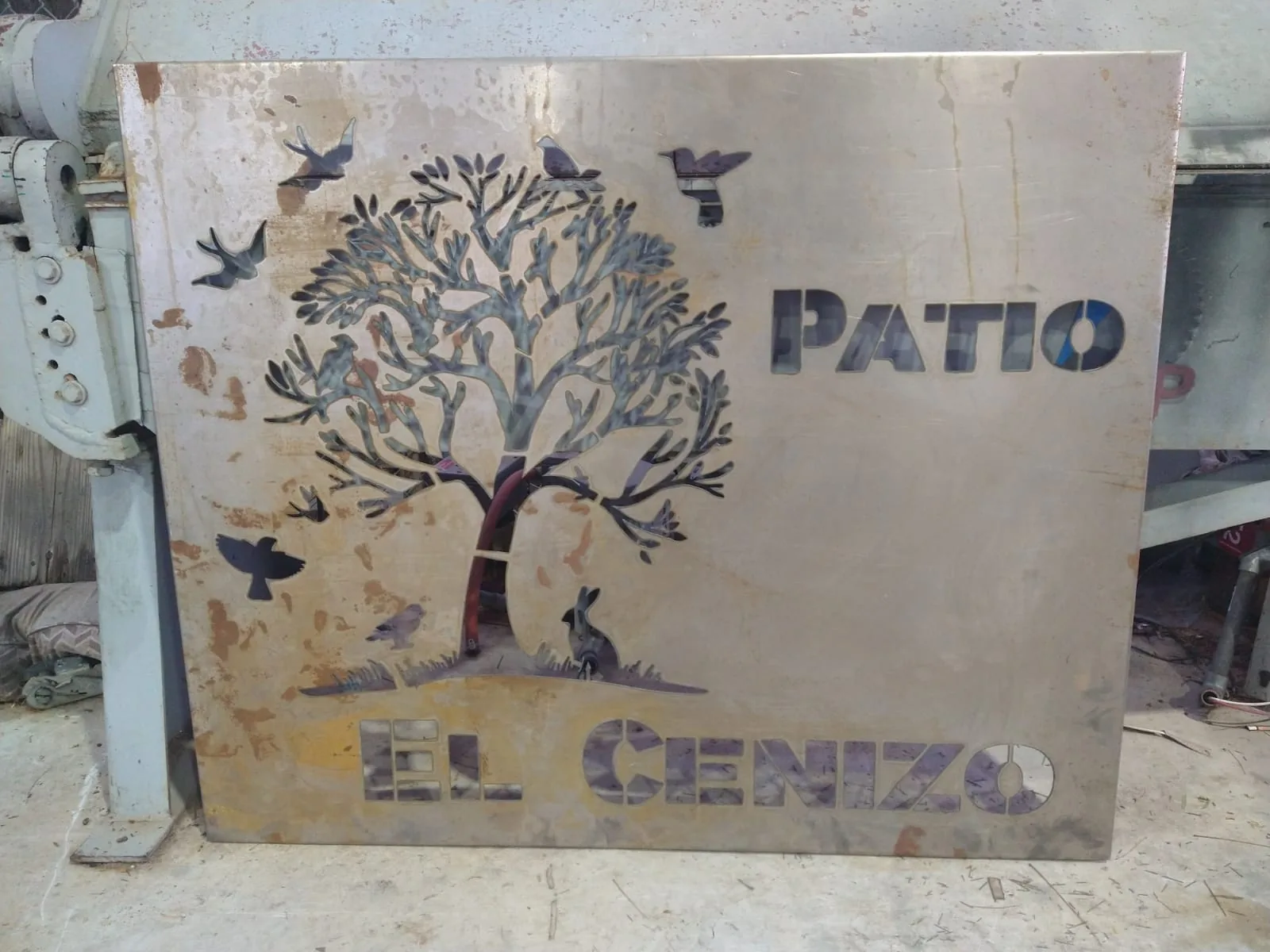 Letrero Patio El Cenizo, taller de maquinados de ABP