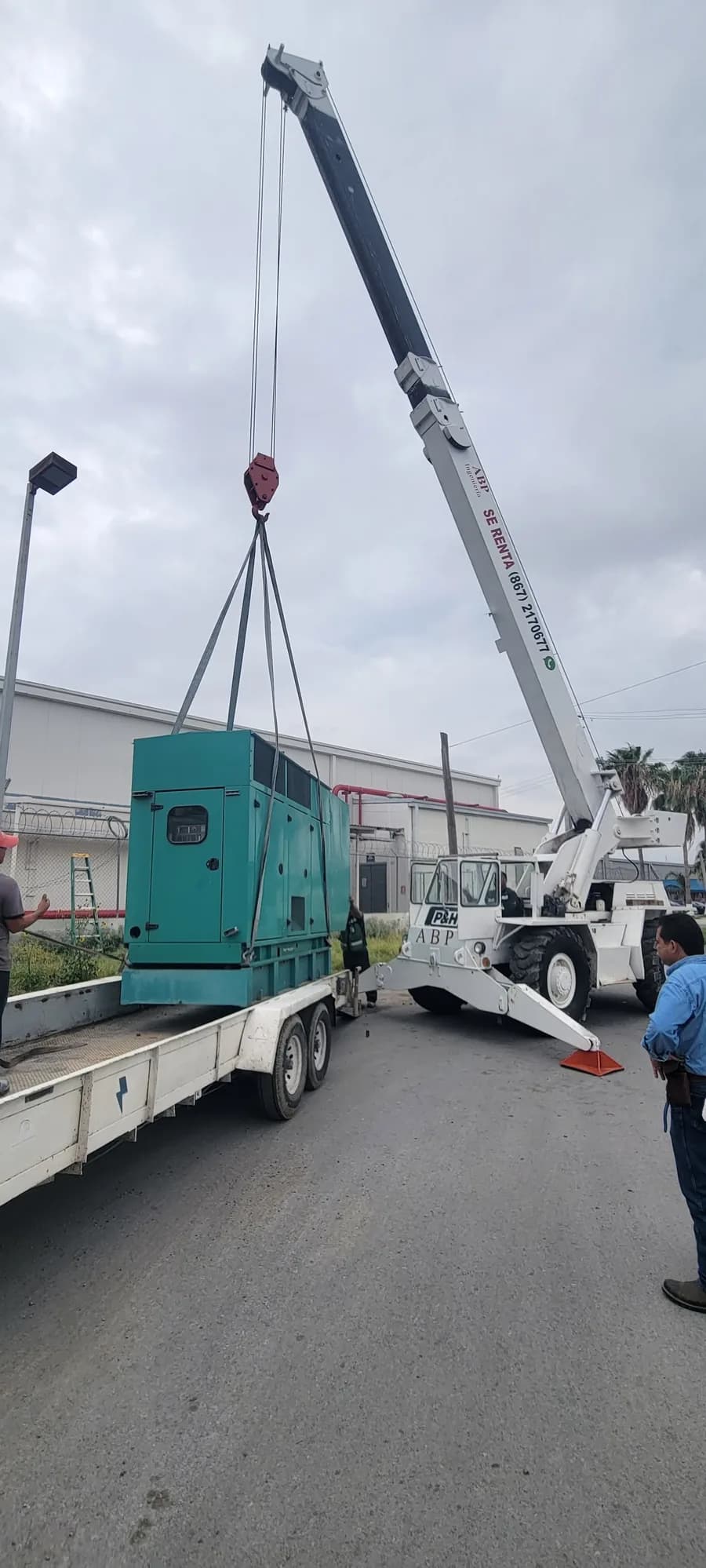 Grúa telescópica todo terreno de ABP en un trabajo en Nuevo Laredo