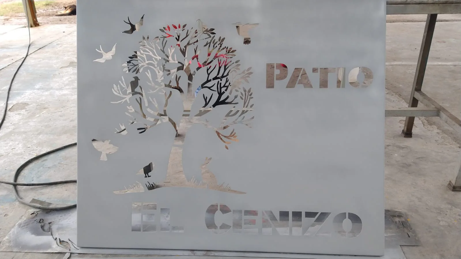 Letrero Patio El Cenizo, taller de maquinados de ABP